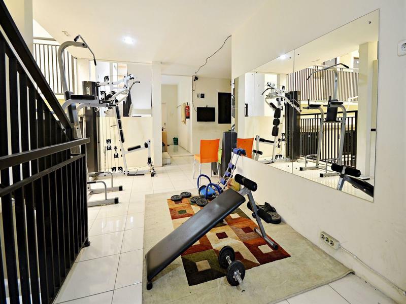 Zen Rooms Kuningan Syariah Jakarta Exterior photo