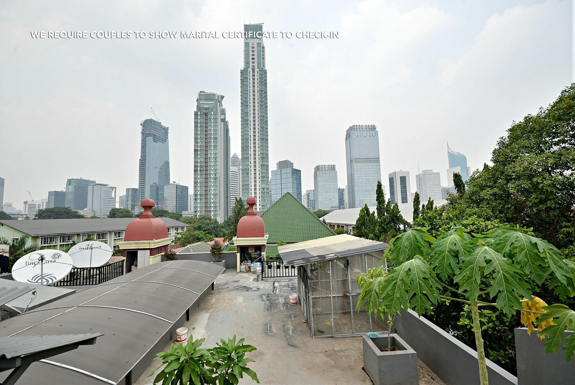 Zen Rooms Kuningan Syariah Jakarta Exterior photo